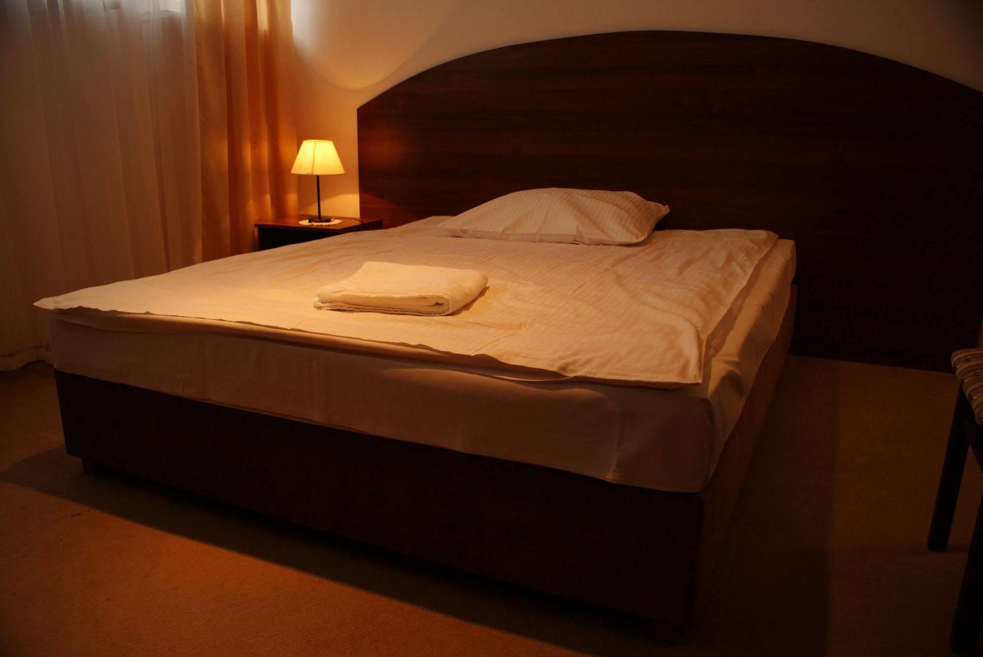 Scsk Brzezno Hostel Гданск Екстериор снимка